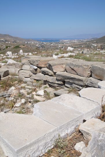 Ce qu'il reste du temple d'Apollon, au-dessus de Parikia : peu de choses, mais une belle vue
